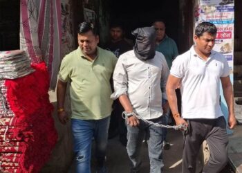 Pakistani spy noman ilahi arrested in panipat | Major Terrorist Plot Failed | Army secret information to isi | 'ISI' was about to fly army train! The traitors of the country were giving each information from Operation Sindoor to the army. News Track in Hindi