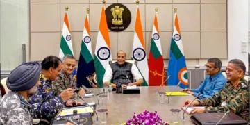 Pakistan's Tension will increase after seeing Rajnath Singh's Meeting Photo: Smile and satisfaction on the face… Pakistan's meeting with Rajnath Singh's CDS and army chiefs will increase Pakistan's tension, smile and satisfaction on the factor… Pakistani on the faces… Pakstan will increase After seeing the photo of rajnath Singh's meeting with cds and others
