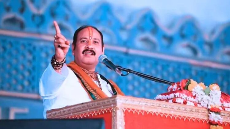 Pandit Pradeep Mishra Controversy Statement | Pradeep Mishra Comment on Women | Pradeep Mishra in Jaipur | Pradeep Mishra Jaipur Katha | Jaipur News | Rajasthan News | , 'If the navel remains covered, security will remain ...', What did this narrator Pradeep Mishra say on the dress of girls? , News Track in Hindi