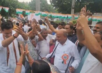 पटना : जातीय जनगणना के निर्णय को लेकर कांग्रेस कार्यालय में मनाया गया उत्सव
