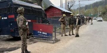 Police action against terrorists in Jammu and Kashmir, raids on 11 locations in Srinagar