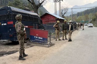Police action against terrorists in Jammu and Kashmir, raids on 11 locations in Srinagar