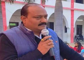 Politician Devesh Shakya Biography | Politician Devesh Shakya Lifestyle | Politician Devesh Shakya Early Life | Politician Devesh Shakya Education | Politician Devesh Shakya Family | Devesh Shakya Political Career | Newstrack Hindi News | Special News in Hindi Samachar | Devesh Shakya Biography: Devesh Shakya's voice, symbol of change, change ... Great journey from Etah to Parliament. News Track in Hindi