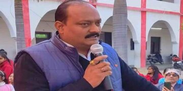 Politician Devesh Shakya Biography | Politician Devesh Shakya Lifestyle | Politician Devesh Shakya Early Life | Politician Devesh Shakya Education | Politician Devesh Shakya Family | Devesh Shakya Political Career | Newstrack Hindi News | Special News in Hindi Samachar | Devesh Shakya Biography: Devesh Shakya's voice, symbol of change, change ... Great journey from Etah to Parliament. News Track in Hindi