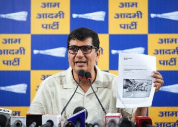 दिल्ली के बाजारों को शिफ्ट करने के बयान पर राजनीति तेज, आप ने बताया भाजपा का षड्यंत्र
