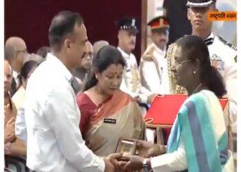 President Murmu honored Captain Deepak Singh with Shaurya Chakra