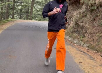Race of hard work in the mountains, sharing videos Kapil Sharma- 'Nature is with you'