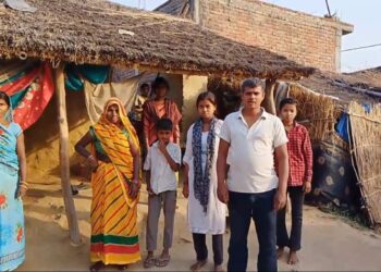 Raebareli News | Unknown Miscreants Stolen Six Goats of Farmer in Raebareli | UP News in Hindi | Today Latest Update | Newstrack Samachar | Raebareli News: Broken havoc on the poor farmer in Bachhrawan, the crooks riding the Bolero stole six goats. News Track in Hindi
