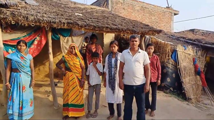 Raebareli News | Unknown Miscreants Stolen Six Goats of Farmer in Raebareli | UP News in Hindi | Today Latest Update | Newstrack Samachar | Raebareli News: Broken havoc on the poor farmer in Bachhrawan, the crooks riding the Bolero stole six goats. News Track in Hindi