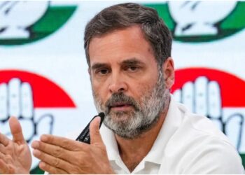 Rahul Gandhi Ground Visit Met the Victims of Pakistan Attacks in Poonch Expressed Solidarity | Rahul Gandhi's ground tour, met the victims of Pakistani attacks in Poonch, expressed solidarity. News Track in Hindi