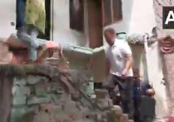 Rahul Gandhi met the victims of Pakistani shelling in Poonch, encouraged, said- don't worry, everything…