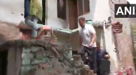 Rahul Gandhi met the victims of Pakistani shelling in Poonch, encouraged, said- don't worry, everything…
