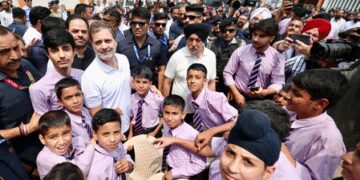 Rahul Gandhi reached Poonch in Jammu and Kashmir, meet victims of Pakistani firing, assured all possible help