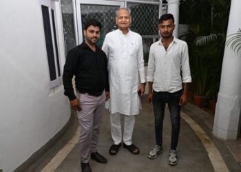 Ravi Malik meets former Chief Minister Ashok Gehlot, political discussion