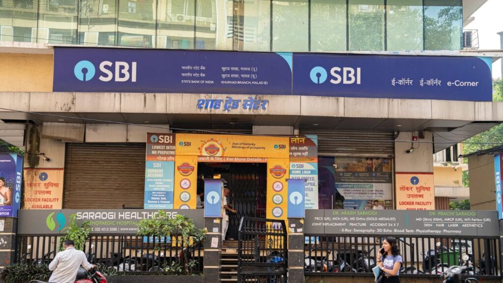 SBI shocked its customers, reduced interest on FD for the second time in 1 month