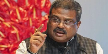 'SC, ST, OBC always cheated by the royal family of Congress', Dharmendra Pradhan retaliated