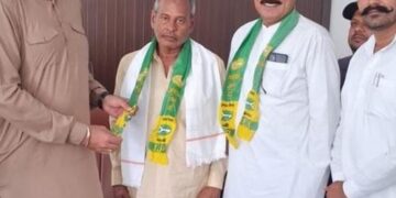 Senior leader Balwant Aurangagar joins JJP, Digvijay Chautala welcomed on home return