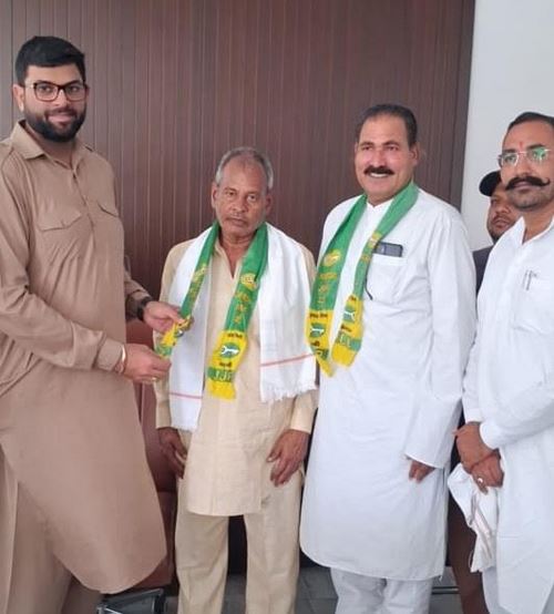Senior leader Balwant Aurangagar joins JJP, Digvijay Chautala welcomed on home return