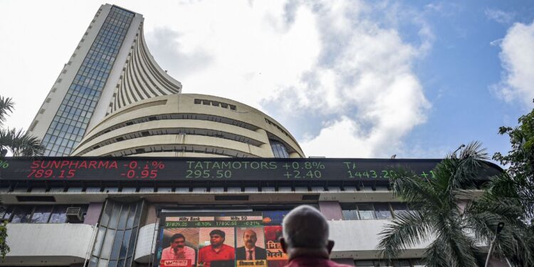 Sensex closed with 295 and Nifty 114 points, these shares shown ups and downs