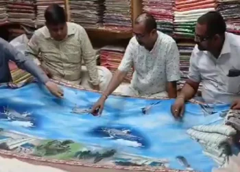 Special Saree on Operation Sindoor: Artisans of Varanasi engraved the bravery of the Indian Army in art, special saree built on operation vermilion, Artisans of Varanasi Made A Special Saree on the Bravery of the Bravery of the Indian Armed Forces in Operation Sindle