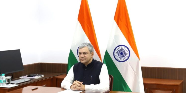 Special train for passengers trapped in airport, Railway Minister held important meeting