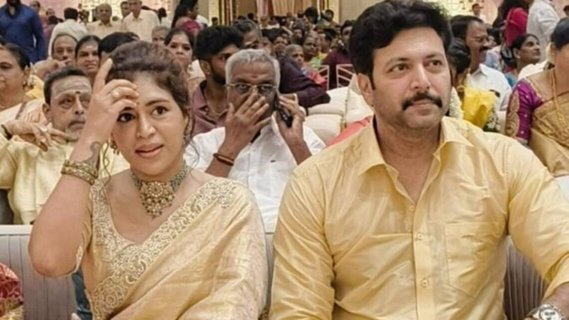 Superstar shown with roomy girlfriend before divorce, wore matching clothes