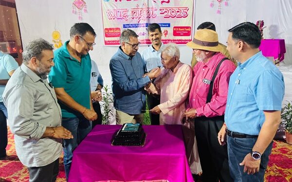 The confluence of old companions, fun and thinking engaged in Vus Mahakumbh of Huz Hostel