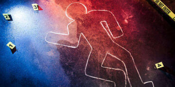 The crooks came to the night and the young man who was sleeping in the clinic, murdered the family members crying, but the police investigation revealed the dreadful truth