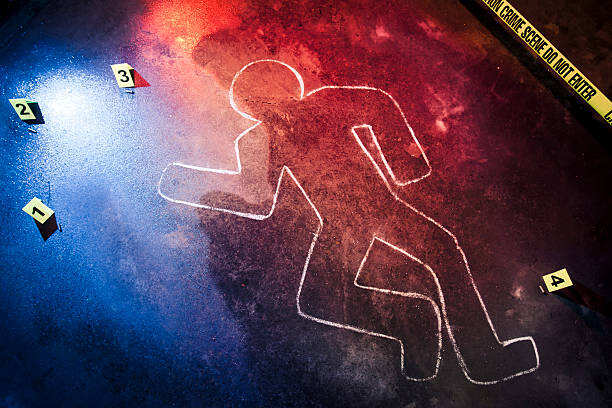 The crooks came to the night and the young man who was sleeping in the clinic, murdered the family members crying, but the police investigation revealed the dreadful truth