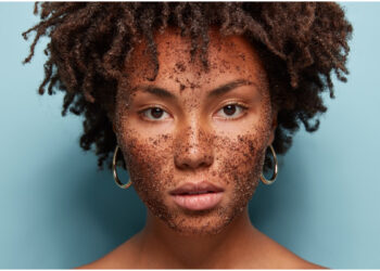 The face has turned black due to heat, apply multani mitti paste for glow