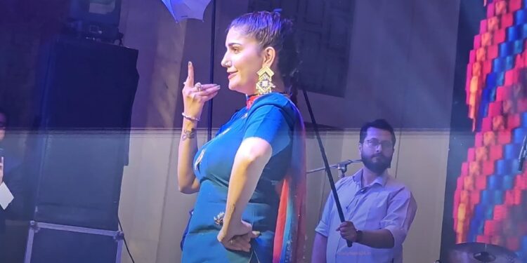 Haryanvi Song: घुम घुम Sapna Choudhary का दिल छू लेने वाला डांस परफॉर्मेंस हरियाणवी गानों की जान