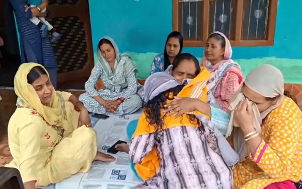 The mourning of Pakistan's cowardly act, people said- 'Modi government should give us bunkers'