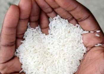 The officer's strange order; Offer two handful of rice to God to find missing service book