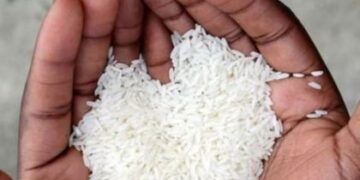 The officer's strange order; Offer two handful of rice to God to find missing service book