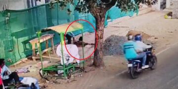 The person was drunk, the person stumbled into the drain, death; This video will make this video stand