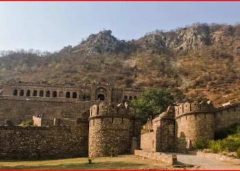 The village of Rajasthan which the government also considers a ghost! See the story of Bhangarh Fort in 1 minute video