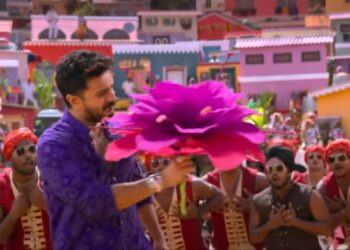 This super flop film made for Rs 450 crore, hit after OTT release, two superstars were not able to save together