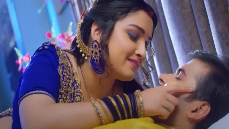 This superhit film by Amrapali Dubey is making a blast on the internet, the view of views