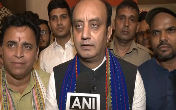 Those who saw the truth in the journeys of Hamas and Hizbullah, they see politics in the tricolor journey: Sudhanshu Trivedi