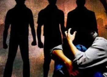 Three friends gang -raped teenager in a moving car, Saheli threw Saheli in Meerut to protest
