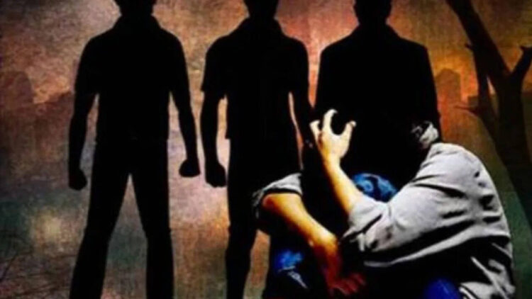 Three friends gang -raped teenager in a moving car, Saheli threw Saheli in Meerut to protest
