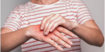 Tingling in hands and feet feels all day, adopt home recipe to get rid of