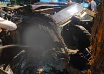 Tragic Road Accident in Bhopal Unconstrolled Car Collided With Electric Pole In Bairagarh, Three Youths Died on the Spot | Painful road accident in Bhopal, uncontrollable car collided with electric poles in Bairagarh, three youths died on the spot. News Track in Hindi