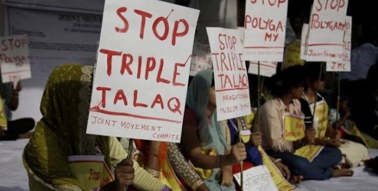 UP: Three divorces given on the phone! Troubled woman commits suicide, policeman suspended