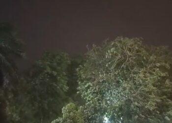 VIDEO: Delhi-NCR rains with severe thunderstorms, hailstorms, clouds also rained in UP