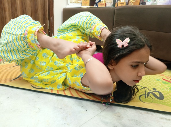 Vanya Sharma became the youngest Global Yoga icon, set 12th world record