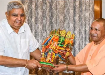 Vice President Jagdeep Dhankar Praised Yogi Adityanath: Vice President Jagdeep Dhankad praised Yogi Adityanath's great praise, said- Uttar Pradesh 8 years unmatched AAP Nayak, Vice President Jagdeep Dhankar Praised Yogi Adityanath Profusly, SIDA-Yogi Are Hero of 8 years of unmatched uttar pradesh