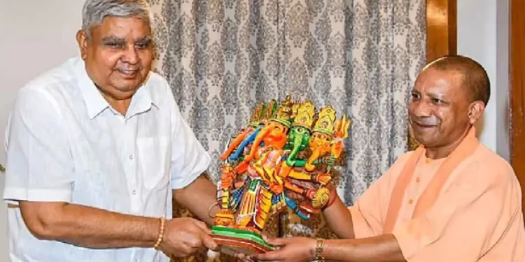 Vice President Jagdeep Dhankar Praised Yogi Adityanath: Vice President Jagdeep Dhankad praised Yogi Adityanath's great praise, said- Uttar Pradesh 8 years unmatched AAP Nayak, Vice President Jagdeep Dhankar Praised Yogi Adityanath Profusly, SIDA-Yogi Are Hero of 8 years of unmatched uttar pradesh