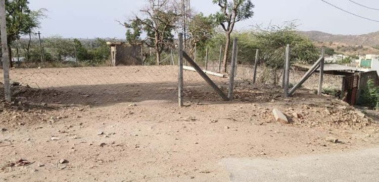 Village Development Officer and Sarpanch together sold lakhs of land in Gram Panchayat Gurla for only 200 rupees, demand for investigation