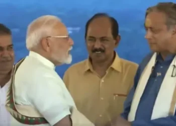 Vizhinjam International Port Inaugration: Today's event will make many people sleepless, PM Narendra Modi said in Kerala, know whose gesture was, today's event will give sleepless nights to many, PM Narendra Modi Said in Karala Pointing towards